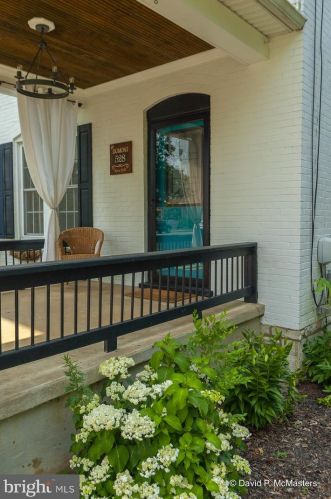 528 Liberty St, Charles Town WV  25414-1830 exterior