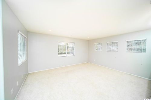 721 Cinnabar Pl, Simi Valley CA 93065-7200 exterior