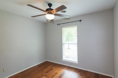 8016 Briarwood Ln, Austin TX 78757-6929 exterior