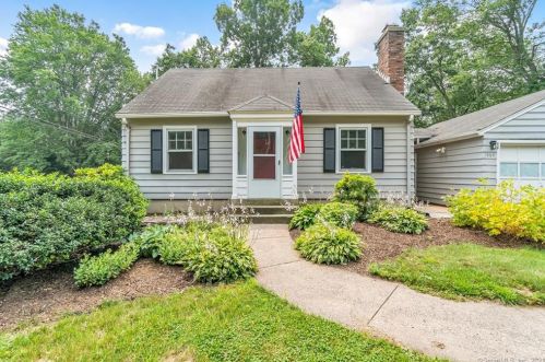 569 Whittemore Rd, Waterbury, CT 06762-3001