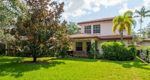 610 Castle Dr, West Palm Beach, FL 33410-1550