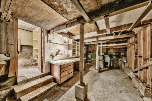 1860 F St, South Lake Tahoe CA  96150-3630 exterior