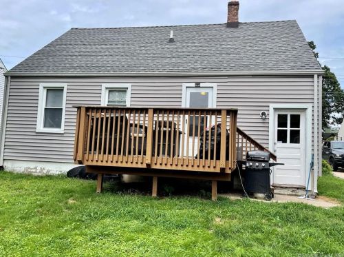 595 Ruth St, Bridgeport, CT 06606-3345