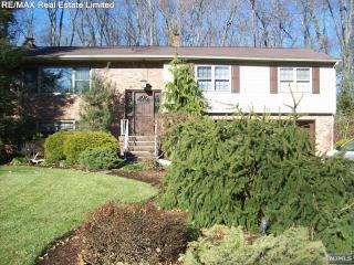 606 Wilma St, Westwood, NJ 07675-5623
