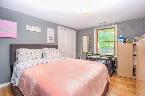 175 Ramona Ct, Yorktown Hgts NY  10598-3318 exterior