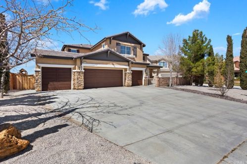 15154 Wisteria Ln, Victorville, CA 92394-9543