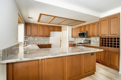 1754 Somerset Ln, Redlands CA  92374-5561 exterior