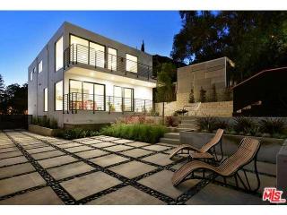 1656 Waterloo St, Los Angeles, CA 90026-2423