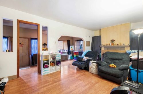 4001 Ctr Ave, Whitaker PA 15120-3417 exterior