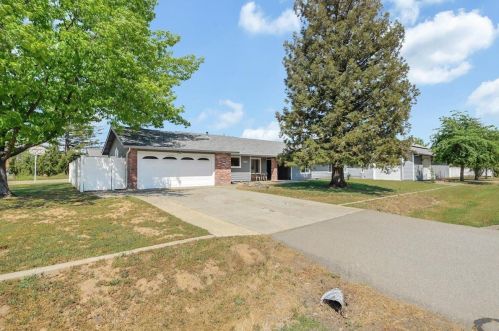 2001 Meadow Wind Ct, Elverta, CA 95626-9670