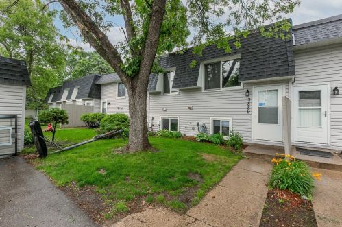 3889 Conroy Trl, South Saint Paul, MN 55076-3114