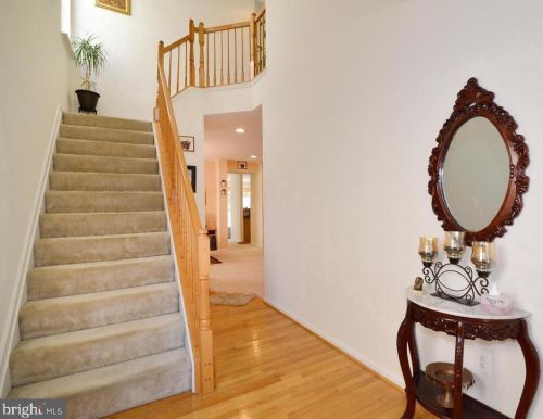 9655 Hawkshead Dr, Lorton VA  22079-2797 exterior