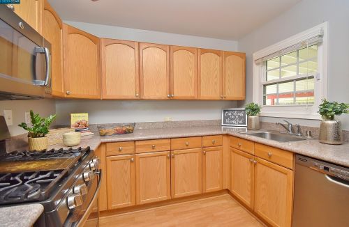 4066 Kensington Dr, Concord CA  94521-3333 exterior