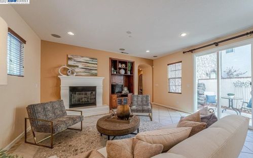 7478 Stoneleaf Rd, San Ramon CA  94582-5724 exterior