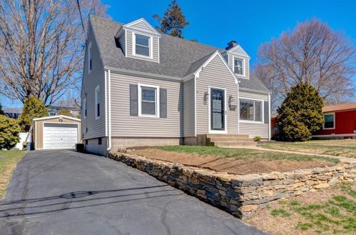 23 Sunset St, United States Coast Guard Ac, CT 06320-3321
