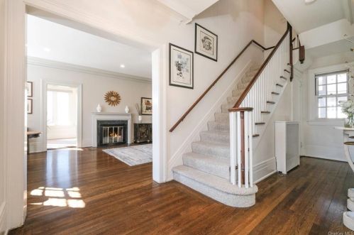 125 Brite Ave, Scarsdale, NY 10583-1401