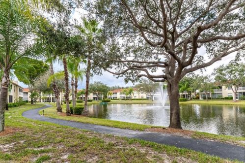 1100 Diamond Cir, Naples FL  34110-1392 exterior