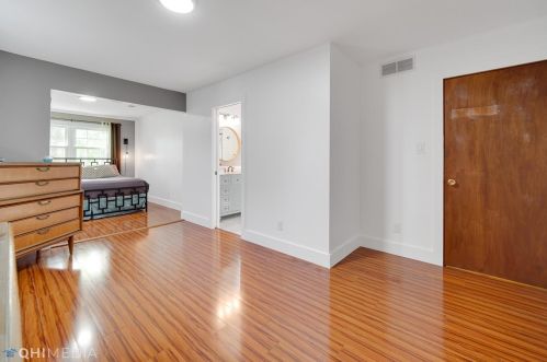 4102 Bloomingdale Ave, Valpo IN  46383-1914 exterior