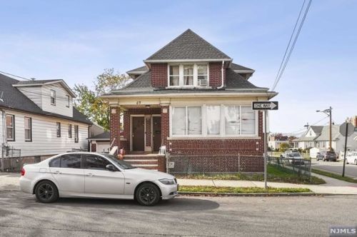 69 Macarthur Ave, Outwater NJ  07026-1520 exterior