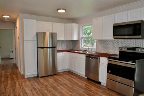 150 4th St, Frazeysburg OH  43822-9753 exterior