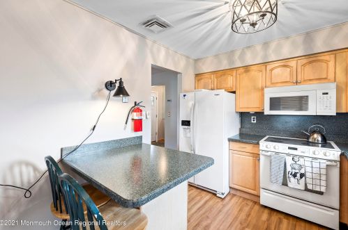 33 Watkins Rd, Bricktown NJ  08724-2446 exterior