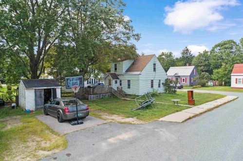 4 Martha St, Unity NH 03743-2948 exterior