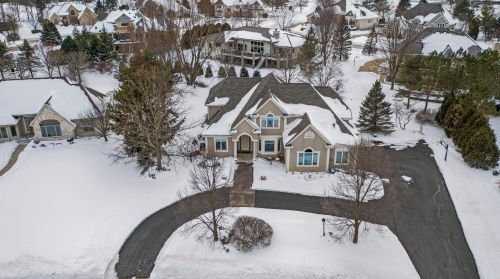 601 Ponderosa Dr, Chenequa, WI 53029-8215