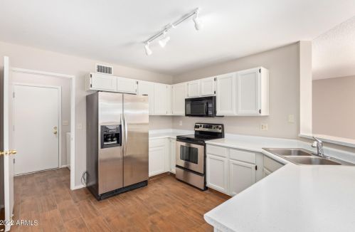 6931 Tuckey Ln, Glendale AZ 85303-3412 exterior