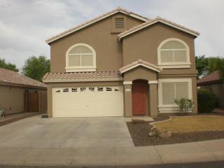 1277 Cardinal St, Gilbert, AZ 85296-8913