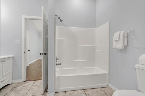 18200 Lake Gibson Ln, Umatilla FL  32784-7120 exterior