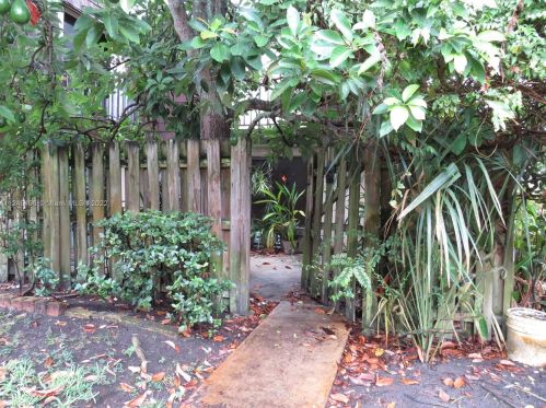1674 Forest Lakes Cir, West Palm Beach, FL 33406-5763