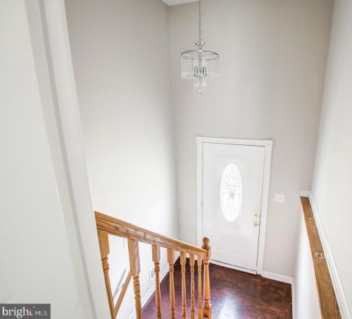 2263 Spinnaker Ct, Woodbridge VA  22192-2129 exterior