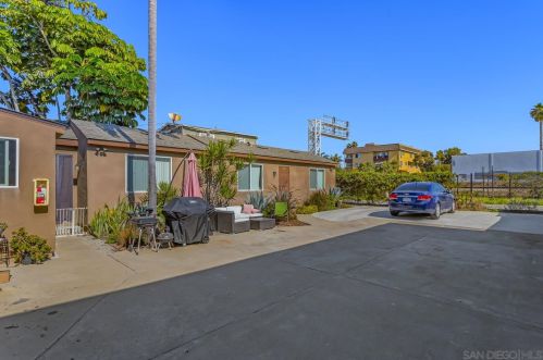 1018 Myers St, Oceanside, CA 92054-4907