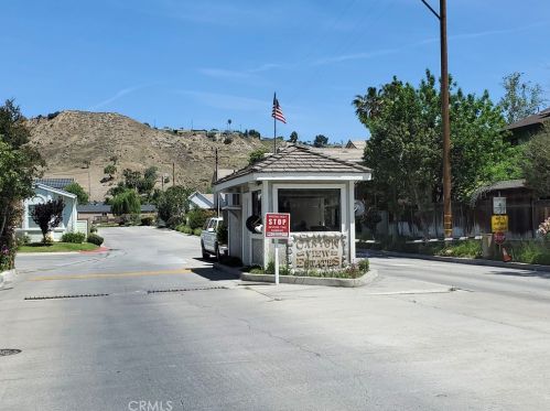 20077 Summit View Ct, Santa Clarita CA  91351-5709 exterior