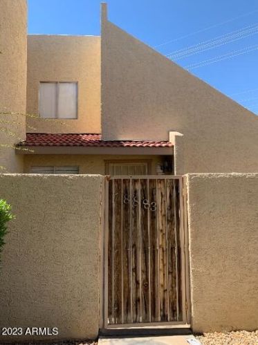 8883 48th Dr, Glendale AZ  85302-5126 exterior