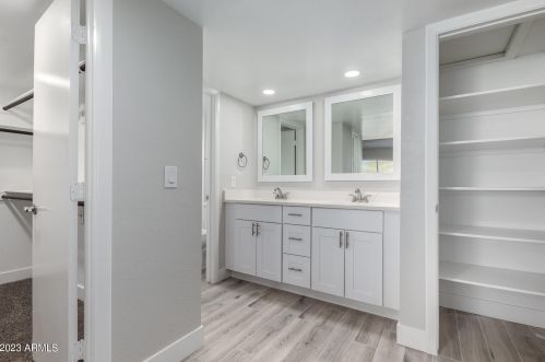 6514 Turquoise Ave, Glendale AZ 85302-1037 exterior