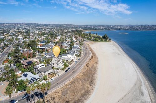 3328 Crown Pt Dr, San Diego CA 92109-6711 exterior