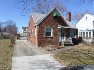 21171 Lake Shore Blvd, Cleveland, OH 44123-2150