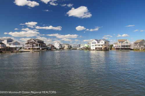 1286 Avenue A, Cedar Bonnet Island NJ  08050-3901 exterior