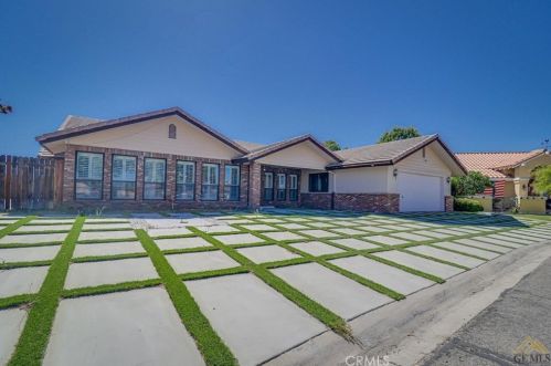 5724 Panorama Crest Dr, Bakersfield, CA 93306-2400