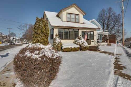 2832 Roosevelt Rd, Kenosha WI  53142-3933 exterior