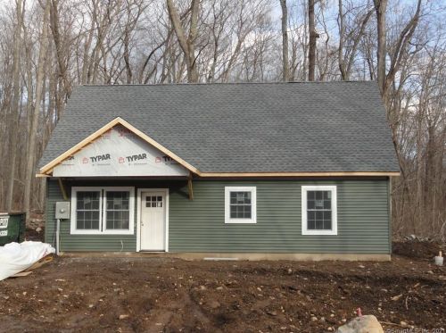 10 Park Rd, Moodus, CT 06469-1425