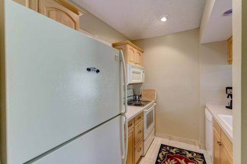 829 Club Dr, West Palm Beach FL  33418-7058 exterior