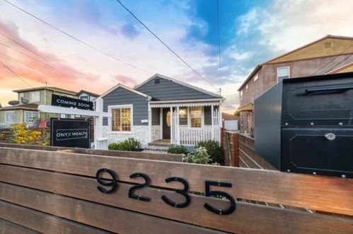 9235 B St, Oakland, CA 94603-1435