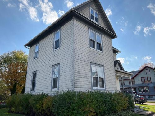 76 Cotton St, Fond Du Lac, WI 54935-2358