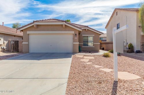 707 Maddison St, San Tan Valley, AZ 85140-5758