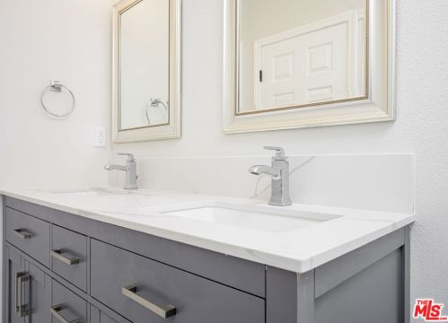 1650 Ona Cir, Simi Valley CA  93063-4540 exterior