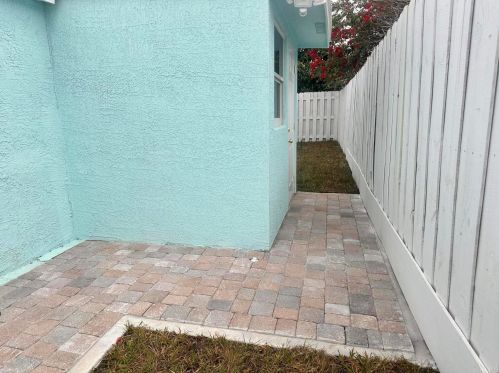 2850 Kentucky St, West Palm Beach FL  33406-4243 exterior