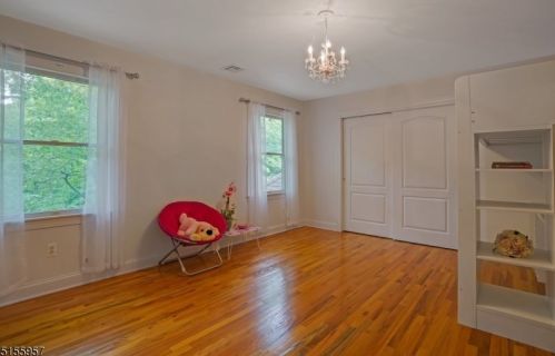 8 Forest View Dr, Martinsville NJ  08836-2039 exterior