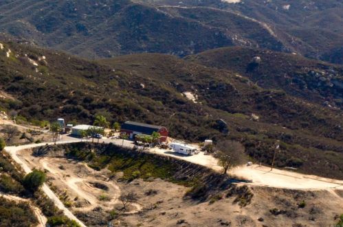 15863 Sequan Truck Trl, Alpine CA  91901-3501 exterior